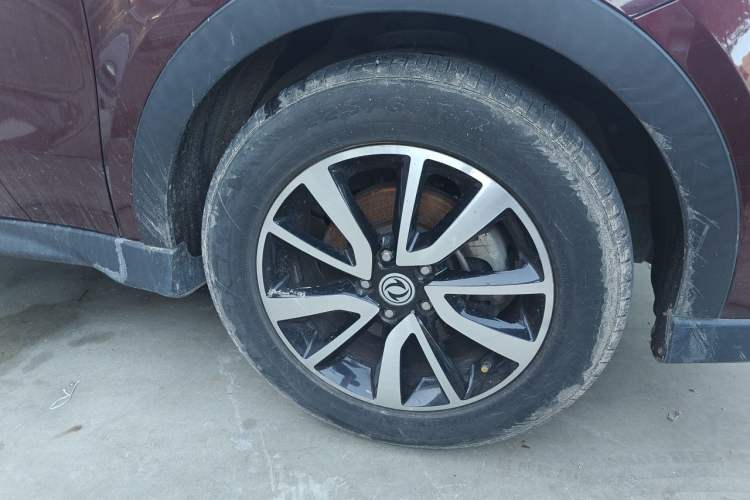 Used Dongfeng Fengon 580 2016 1.5T Manual Luxury Edition Right Front Wheel Hub