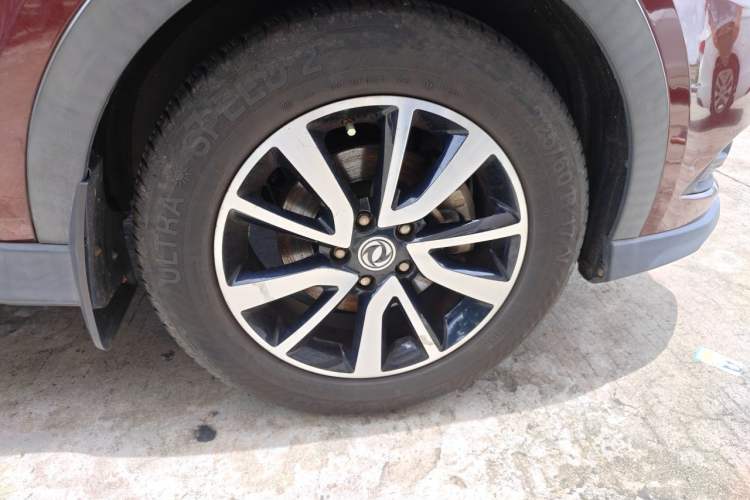Used Dongfeng Fengon 580 2016 1.5T Manual Luxury Edition Right Front Wheel Hub