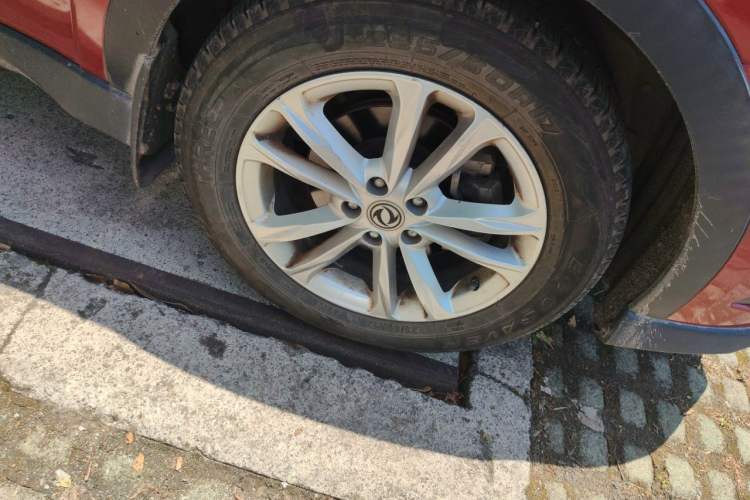 Used Dongfeng Fengon 580 2016 1.8L Manual Comfort Model Right Front Wheel Hub