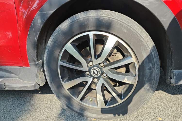 Used Dongfeng Fengon 580 2016 1.5T Manual Luxury Edition Right Front Wheel Hub