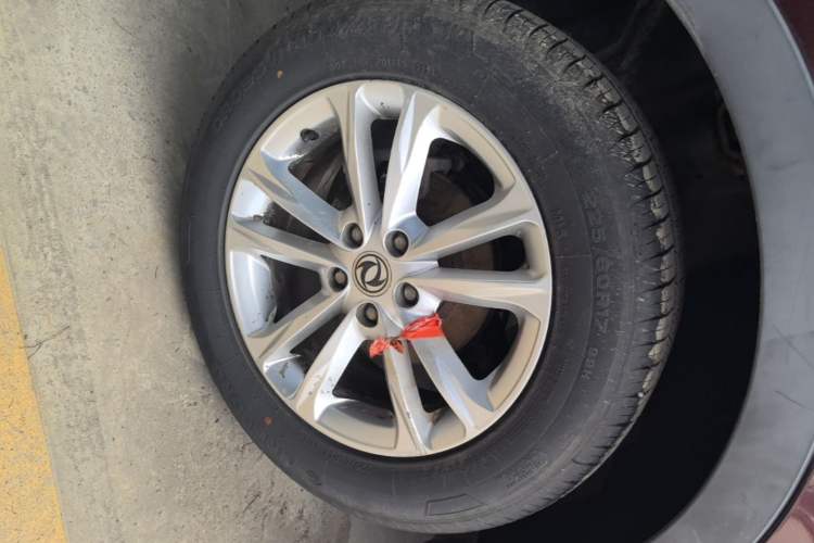 Used Dongfeng Fengon 580 2016 1.8L Manual Comfort Model Right Rear Wheel Hub