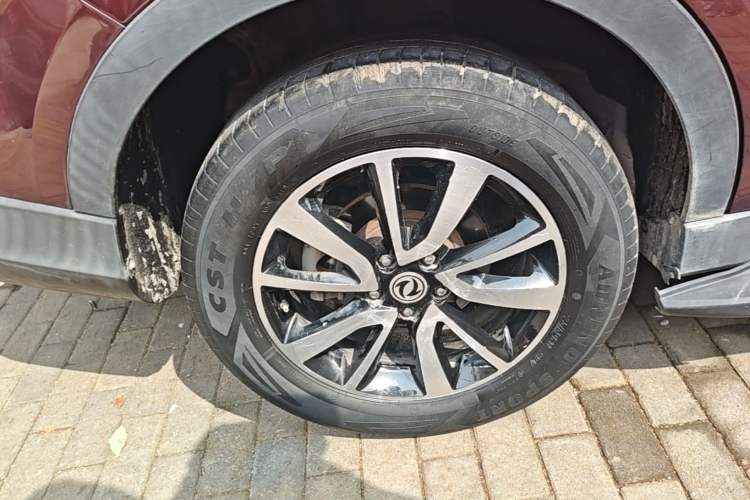 Used Dongfeng Fengon 580 2016 1.5T Manual Luxury Edition Right Rear Wheel Hub