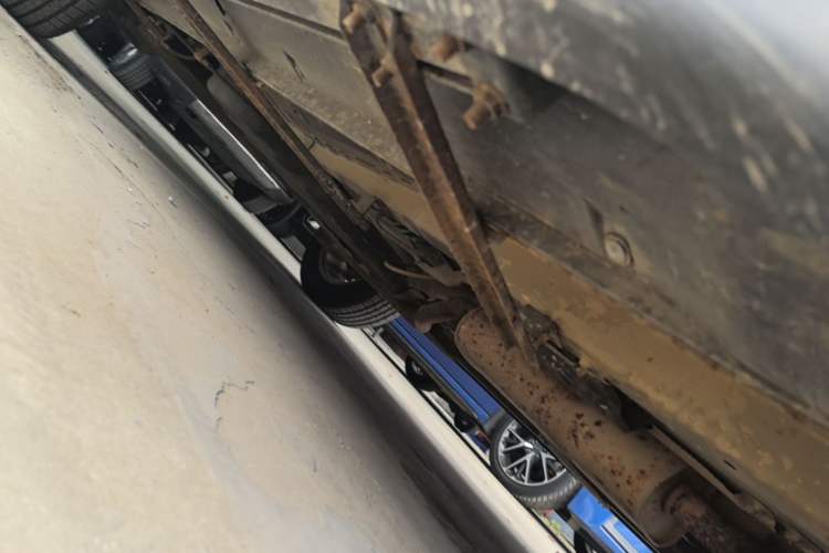 Used Dongfeng Fengon 580 2016 1.8L Manual Comfort Model Right Side Sill