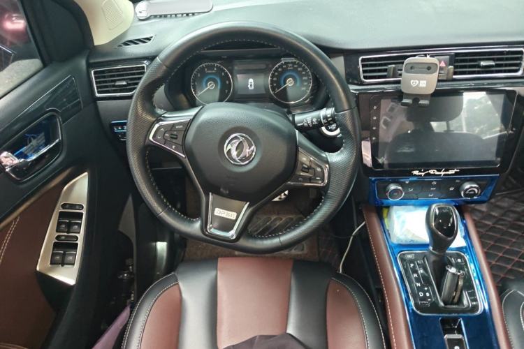 Used Dongfeng Fengon 580 2016 Revised Version 1.5T CVT Luxury Edition Steering Wheel