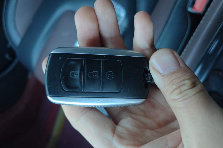 Used Dongfeng Fengon 580 2016 1.5T Manual Luxury Edition Vehicle Key