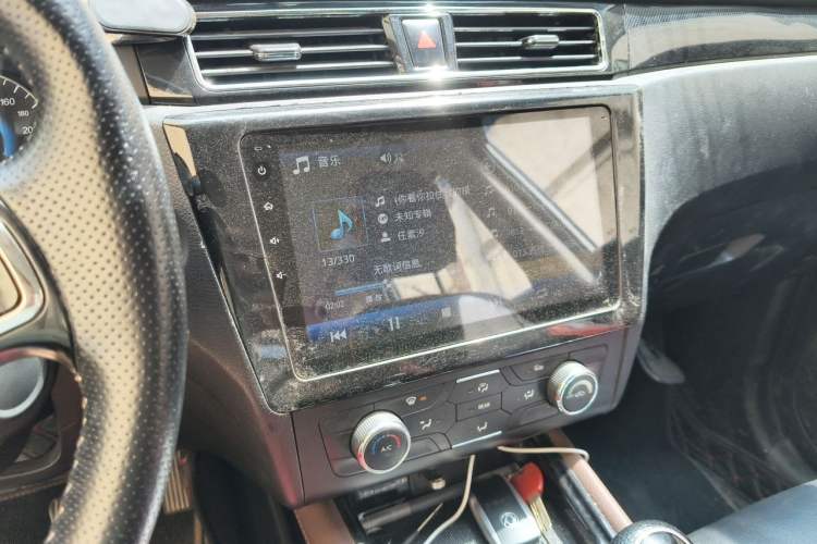 Used Dongfeng Fengon 580 2016 1.5T Manual Luxury Edition Audio And AC Panel