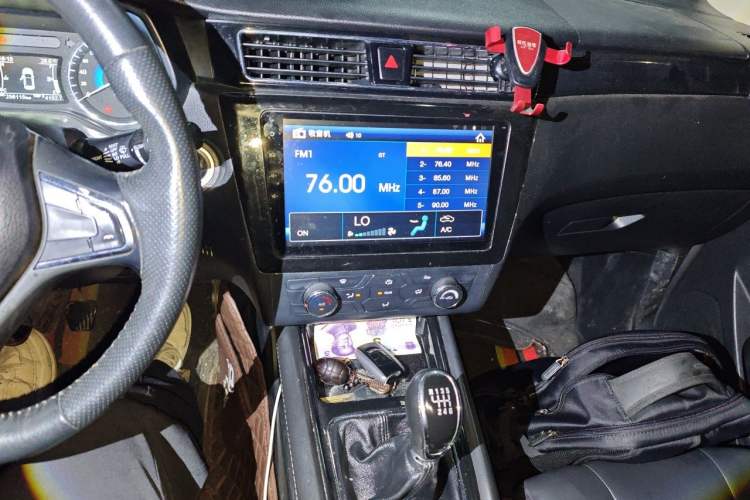 Used Dongfeng Fengon 580 2016 1.5T Manual Luxury Edition Audio And AC Panel