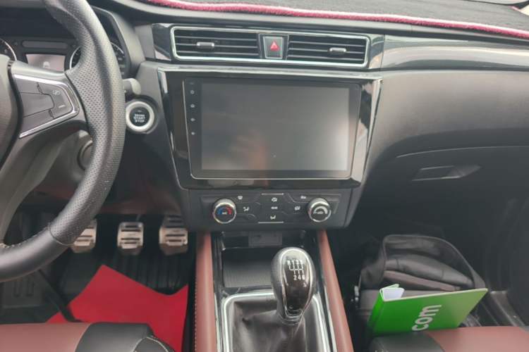 Used Dongfeng Fengon 580 2016 1.5T Manual Luxury Edition Audio And AC Panel