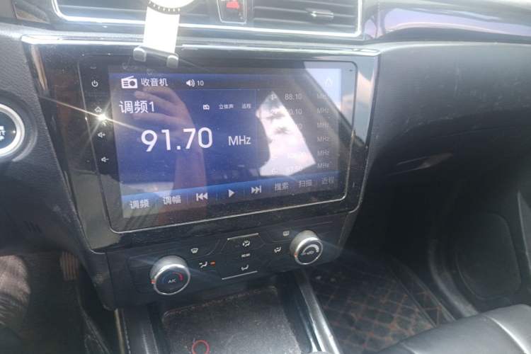 Used Dongfeng Fengon 580 2016 1.5T Manual Luxury Edition Audio And AC Panel