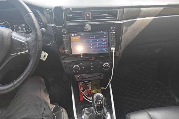 Used Dongfeng Fengon 580 2016 1.8L Manual Comfort Model Audio And AC Panel