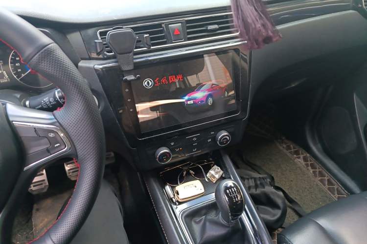 Used Dongfeng Fengon 580 2016 1.5T Manual Luxury Edition Audio And AC Panel