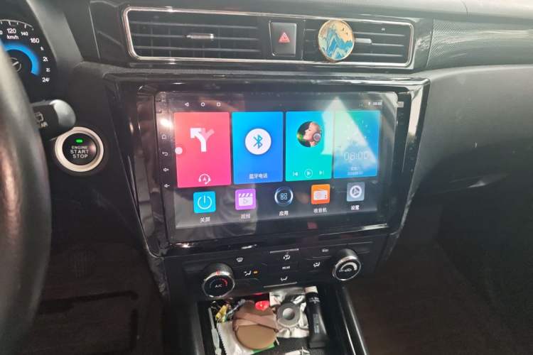 Used Dongfeng Fengon 580 2016 1.5T Manual Luxury Edition Audio And AC Panel