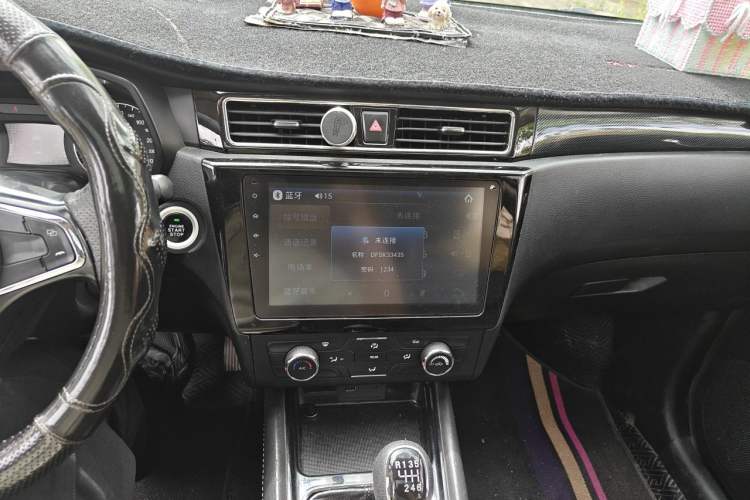 Used Dongfeng Fengon 580 2016 1.5T Manual Luxury Edition Audio And AC Panel