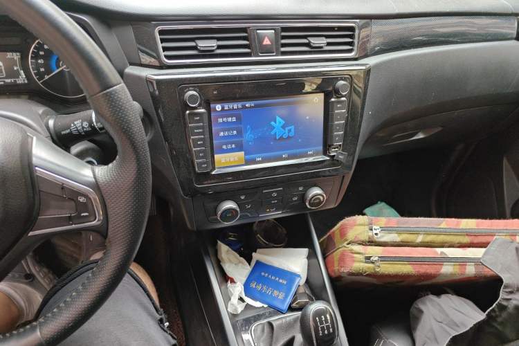 Used Dongfeng Fengon 580 2016 1.8L Manual Comfort Model Audio And AC Panel