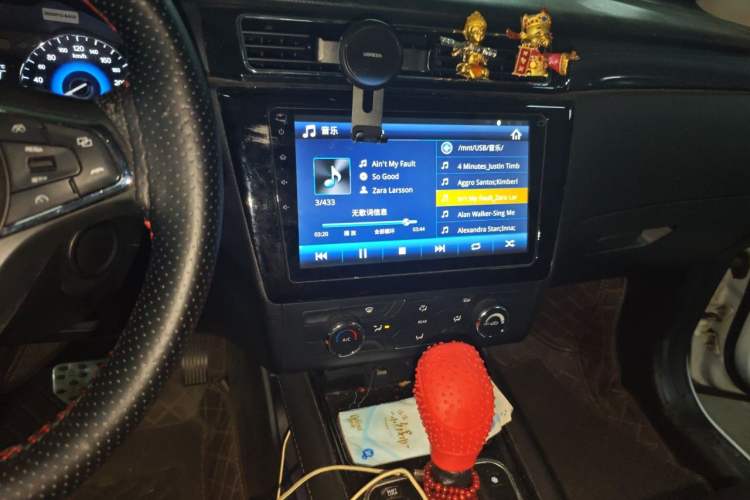 Used Dongfeng Fengon 580 2016 1.5T CVT Luxury Model Audio And AC Panel