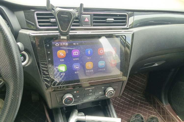 Used Dongfeng Fengon 580 2016 1.5T Manual Luxury Edition Audio And AC Panel