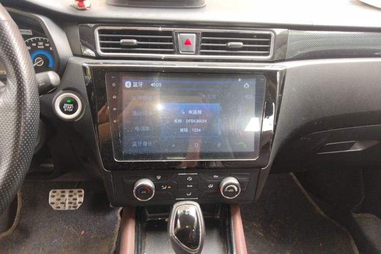 Used Dongfeng Fengon 580 2016 Revised Version 1.5T CVT Luxury Edition Audio And AC Panel
