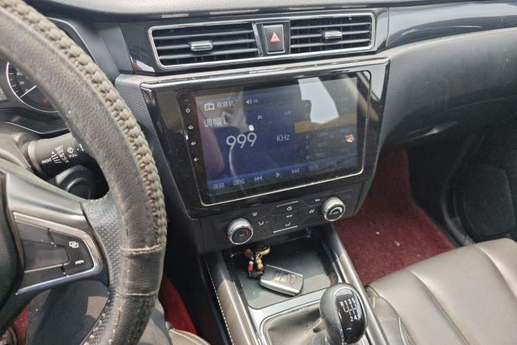 Used Dongfeng Fengon 580 2016 1.5T Manual Luxury Edition Audio And AC Panel