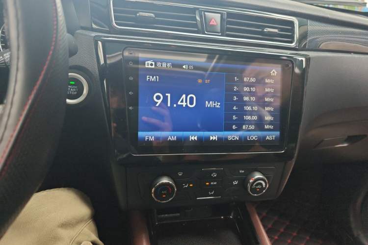 Used Dongfeng Fengon 580 2016 1.5T Manual Luxury Edition Audio And AC Panel