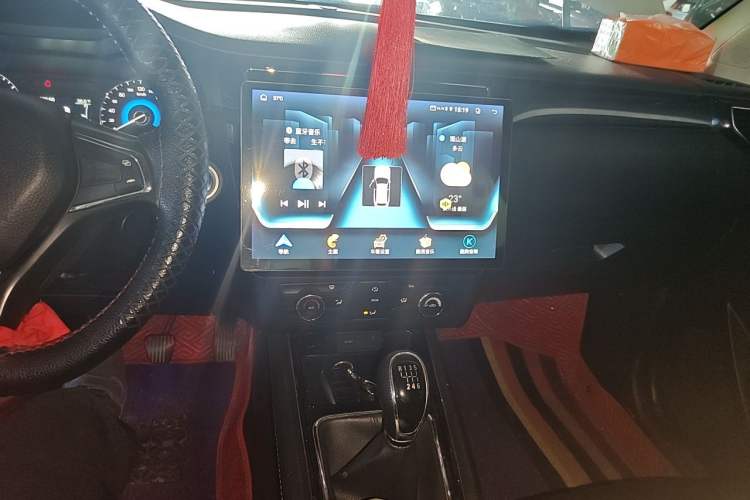 Used Dongfeng Fengon 580 2016 1.5T Manual Luxury Edition Audio And AC Panel