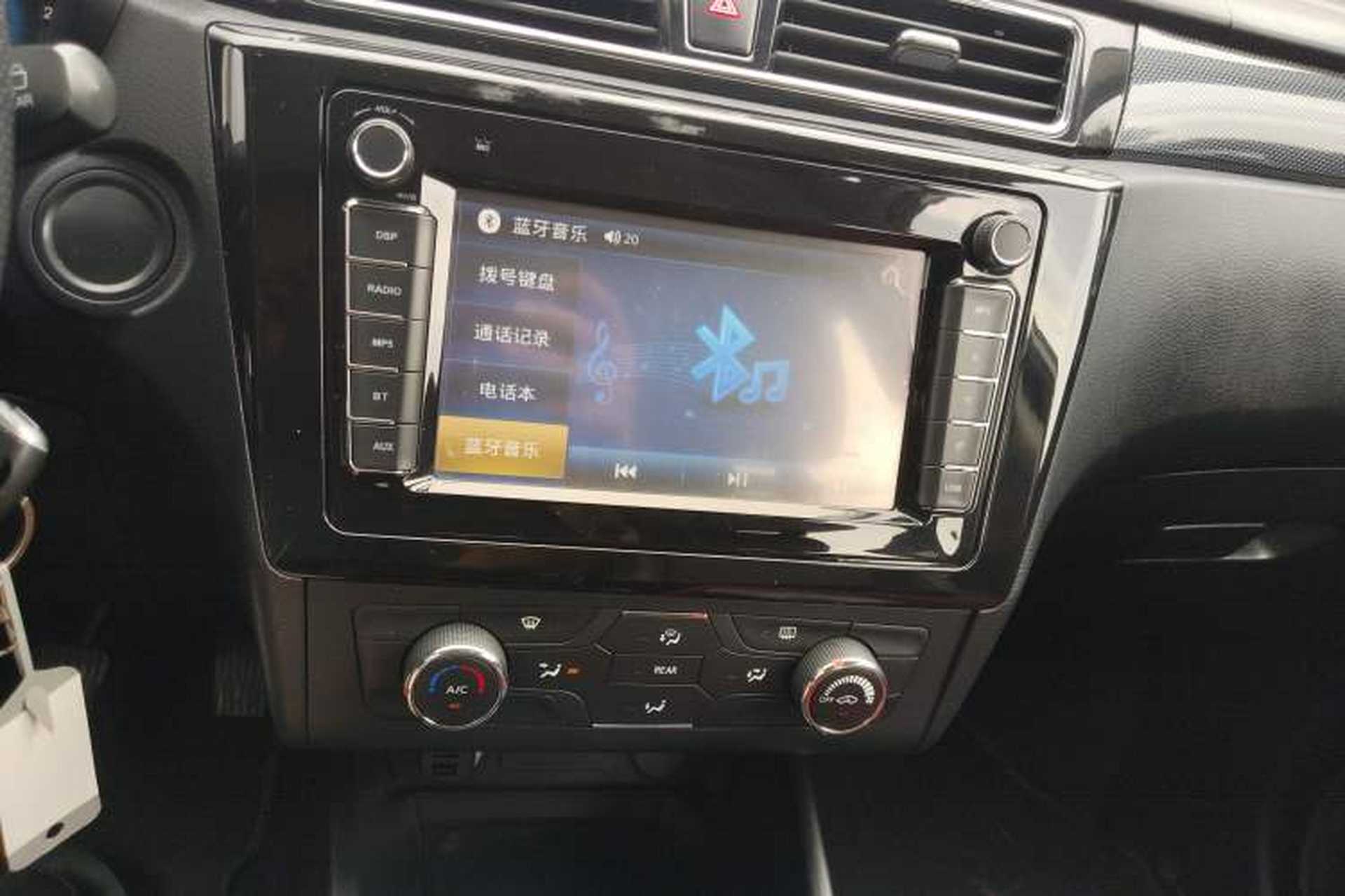 Used Dongfeng Fengon 580 2016 1.8L Manual Comfort Model Audio And AC Panel