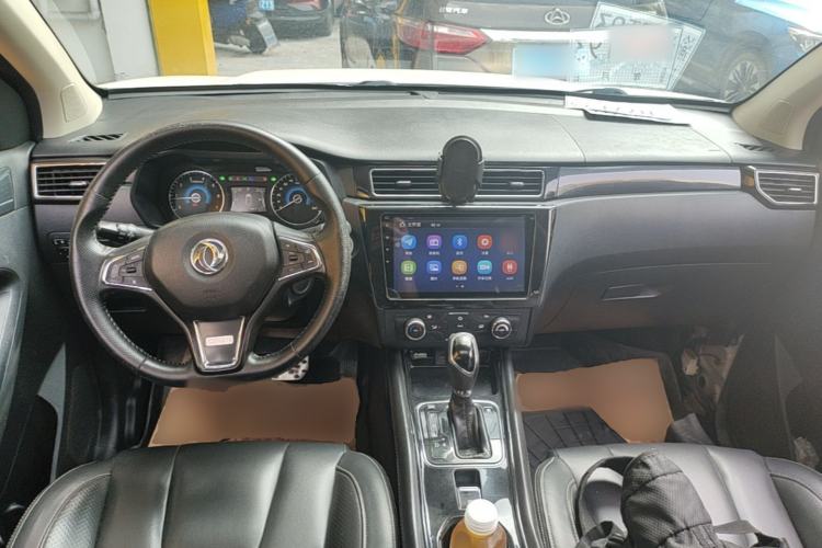 Used Dongfeng Fengon 580 2016 Revised Version 1.5T CVT Luxury Edition Center Console