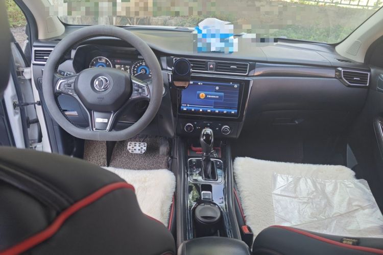 Used Dongfeng Fengon 580 2016 1.5T CVT Luxury Model Center Console