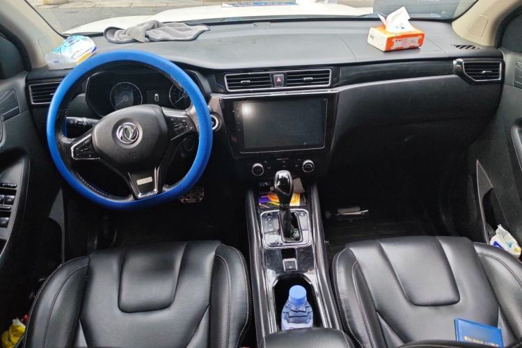 Used Dongfeng Fengon 580 2016 Revised Version 1.5T CVT Luxury Edition Center Console