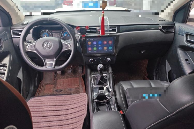Used Dongfeng Fengon 580 2016 1.5T Manual Luxury Edition Center Console