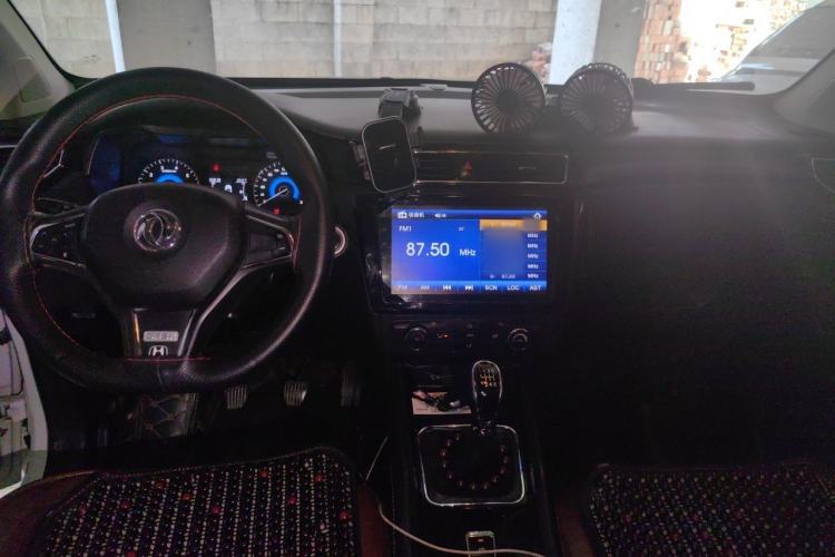 Used Dongfeng Fengon 580 2016 1.5T Manual Comfort Model Center Console