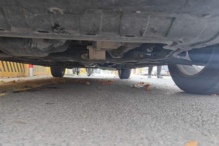 Used Dongfeng Fengon 580 2016 1.8L Manual Comfort Model Chassis Front