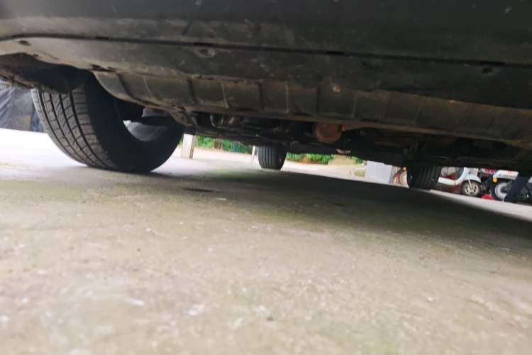 Used Dongfeng Fengon 580 2016 1.5T Manual Luxury Edition Chassis Front