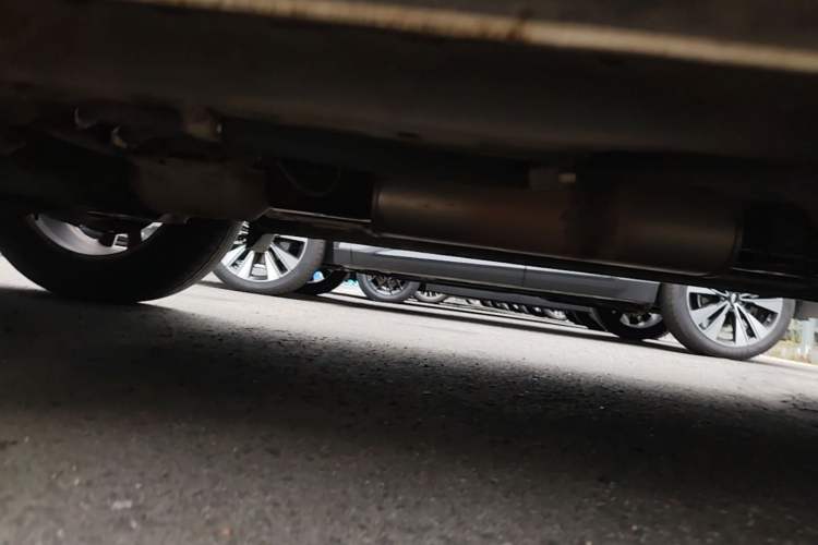 Used Dongfeng Fengon 580 2016 1.8L Manual Comfort Model Chassis Front Left