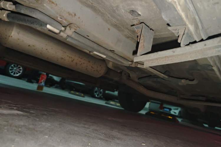Used Dongfeng Fengon 580 2016 1.5T CVT Luxury Model Chassis Front Left