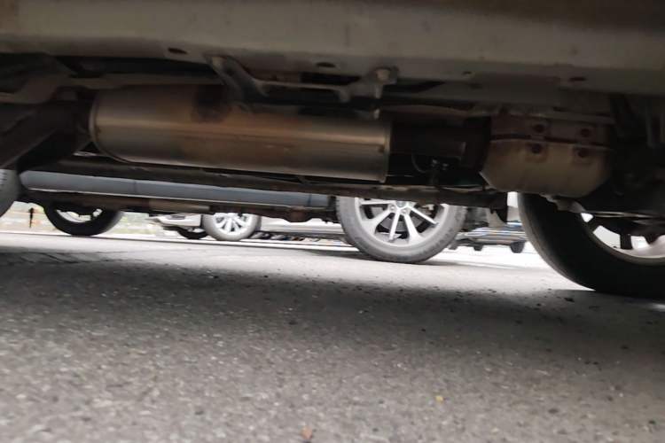 Used Dongfeng Fengon 580 2016 1.8L Manual Comfort Model Chassis Front Right