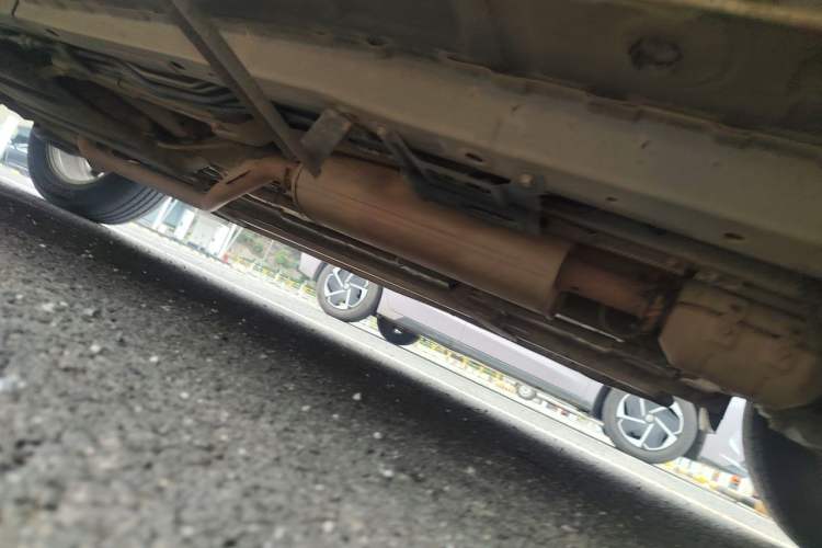 Used Dongfeng Fengon 580 2016 1.8L Manual Comfort Model Chassis Front Right