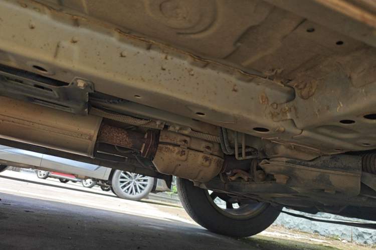 Used Dongfeng Fengon 580 2016 1.8L Manual Comfort Model Chassis Front Right