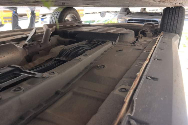 Used Dongfeng Fengon 580 2016 1.5T Manual Luxury Edition Chassis Front Right