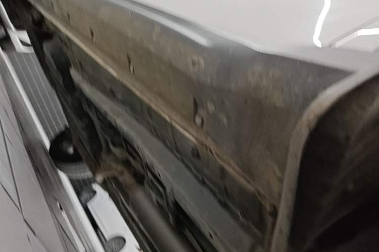 Used Dongfeng Fengon 580 2016 1.5T Manual Luxury Edition Chassis Front Right