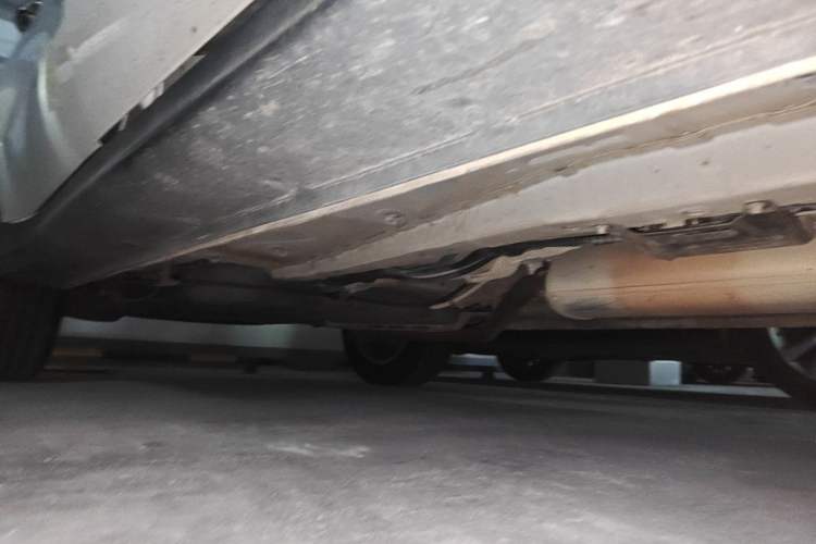 Used Dongfeng Fengon 580 2016 1.8L Manual Comfort Model Chassis Front Right