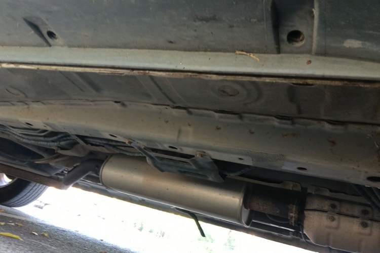 Used Dongfeng Fengon 580 2016 1.8L Manual Comfort Model Chassis Front Right
