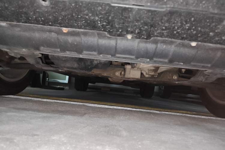 Used Dongfeng Fengon 580 2016 1.8L Manual Comfort Model Chassis Front
