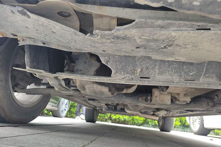 Used Dongfeng Fengon 580 2016 1.8L Manual Comfort Model Chassis Front