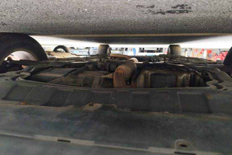 Used Dongfeng Fengon 580 2016 Revised Version 1.5T CVT Comfort Edition Chassis Front