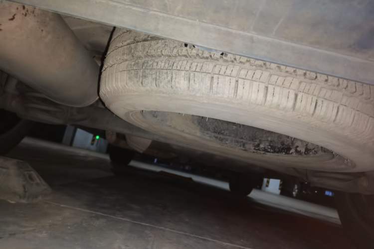 Used Dongfeng Fengon 580 2016 1.5T Manual Luxury Edition Chassis Rear