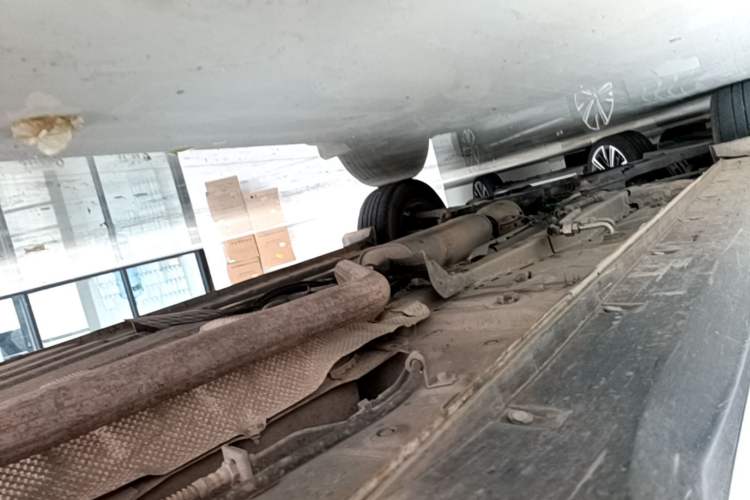 Used Dongfeng Fengon 580 2016 1.8L Manual Comfort Model Chassis Rear Left