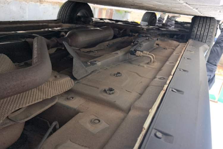 Used Dongfeng Fengon 580 2016 1.5T Manual Luxury Edition Chassis Rear Left