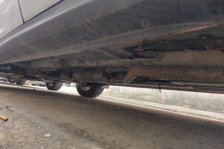 Used Dongfeng Fengon 580 2016 1.8L Manual Comfort Model Chassis Rear Left