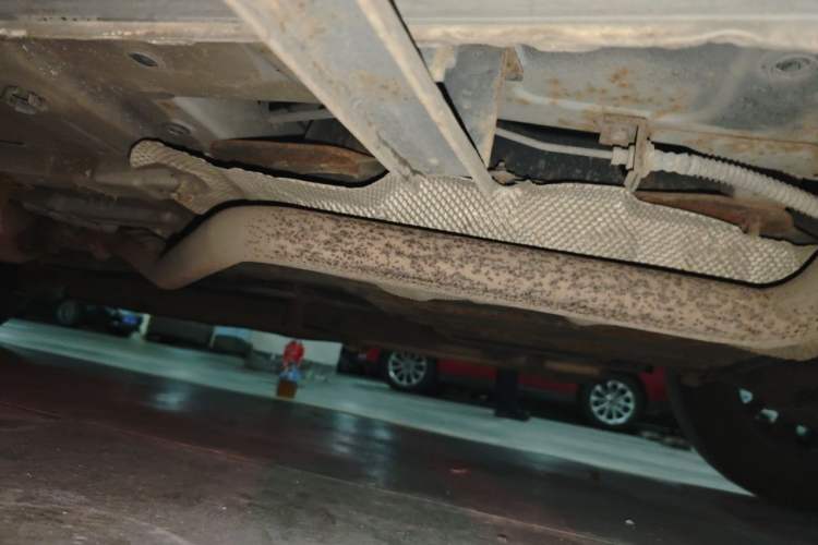 Used Dongfeng Fengon 580 2016 1.5T CVT Luxury Model Chassis Rear Left