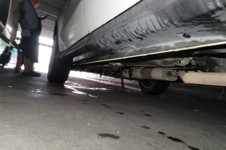 Used Dongfeng Fengon 580 2016 1.8L Manual Comfort Model Chassis Rear Left